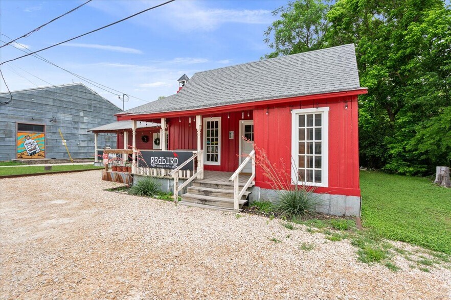 Primary Photo Of 112 Royal St, Salado Freestanding For Lease