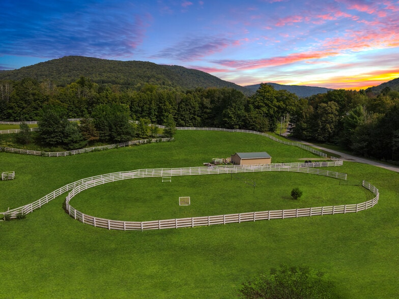 More Photos Of 1880 Bodoit Rd, Fishs Eddy Hotel For Sale