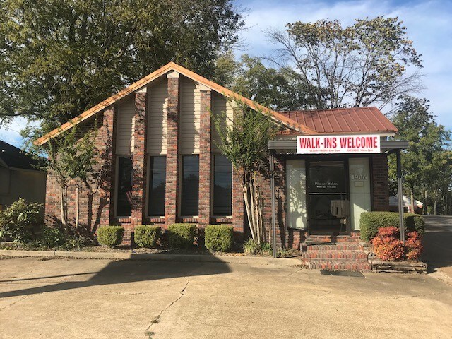 Primary Photo Of 1906 W Main St, Tupelo Storefront Retail Office For Sale