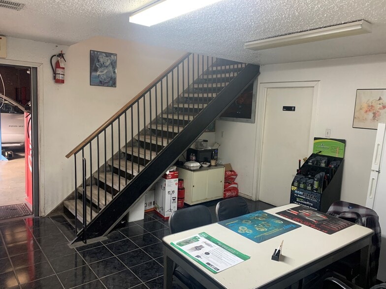 More Photos Of 2403 Community Dr, Dallas Auto Repair For Sale