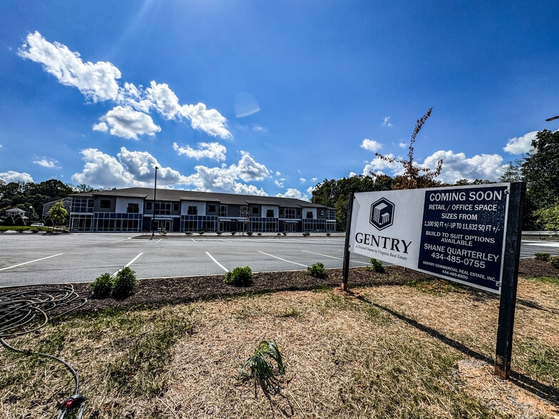 More Photos Of 1043 Gables Dr, Forest Restaurant For Lease