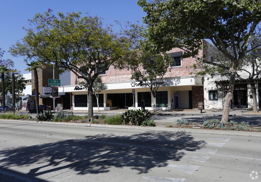 Primary Photo Of 527 S Lake Ave, Pasadena General Retail For Sale