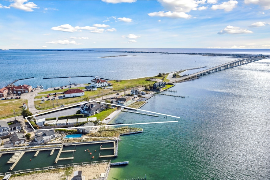 More Photos Of 32 Lighthouse Rd, Hampton Bays Hotel For Sale