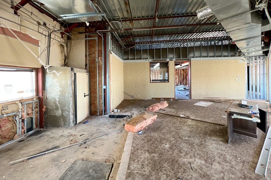 More Photos Of 3200 E Memorial Rd, Edmond Medical For Sale