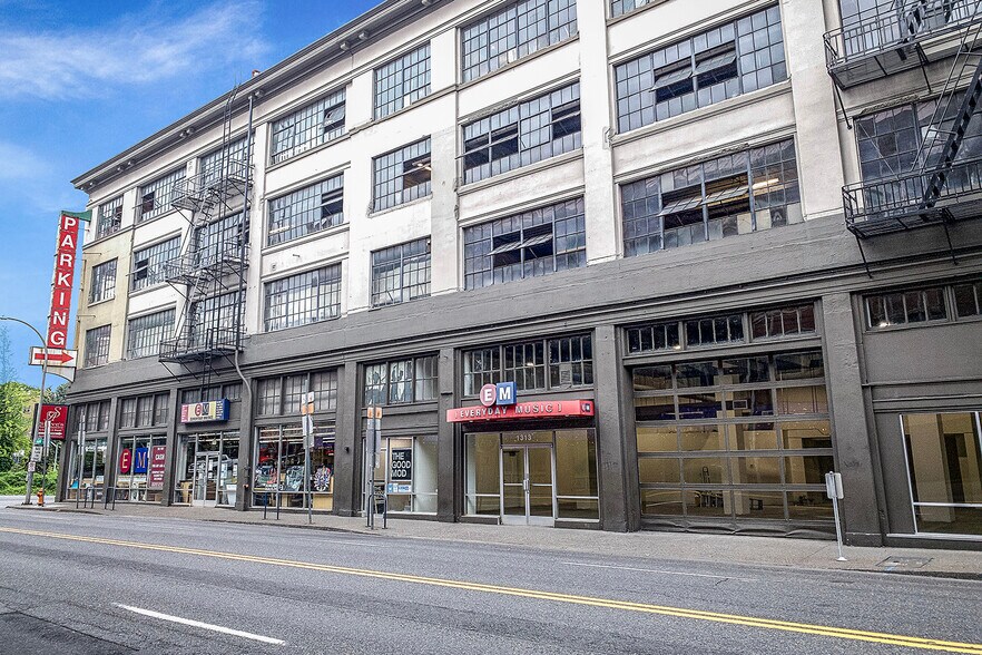 More Photos Of 1313 W Burnside St, Portland Parking Garage For Lease