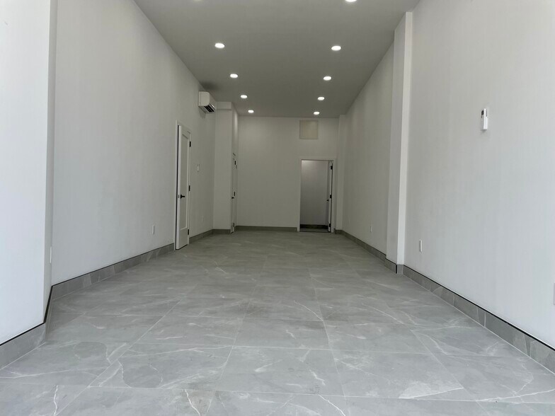More Photos Of 566 Wilson Ave, Brooklyn Storefront For Lease