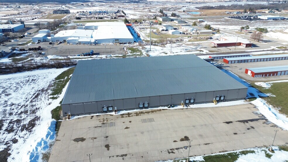 More Photos Of 715 East St, Grinnell Distribution For Lease