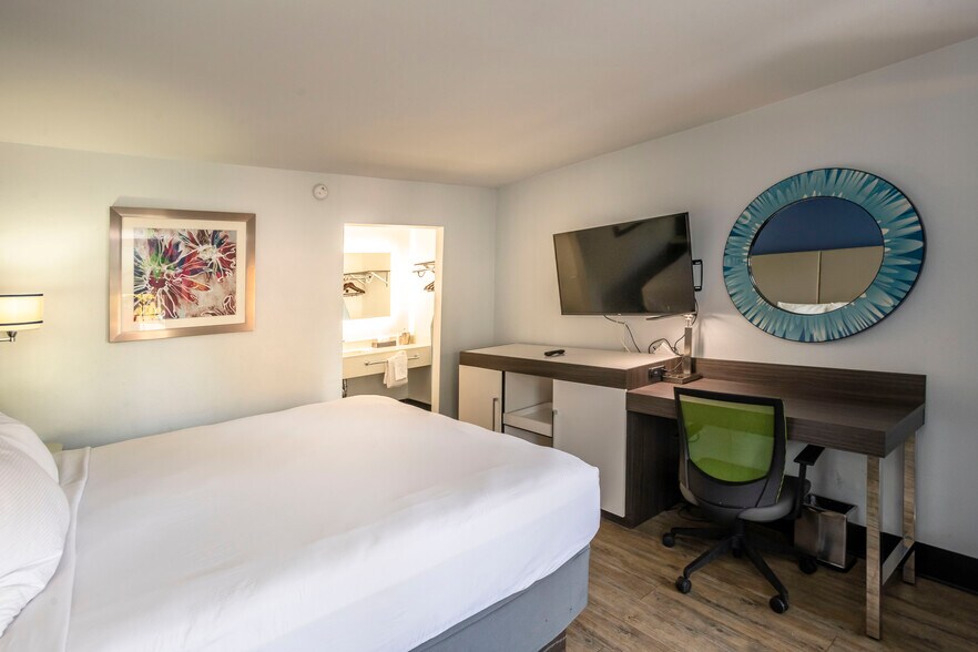 More Photos Of 1900 Canterbury Rd, Sacramento Hotel For Sale