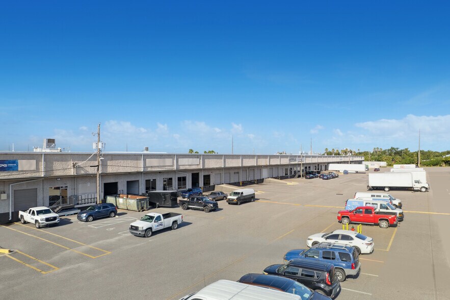 More Photos Of 4502-4740 Transport Dr, Tampa Unknown For Lease