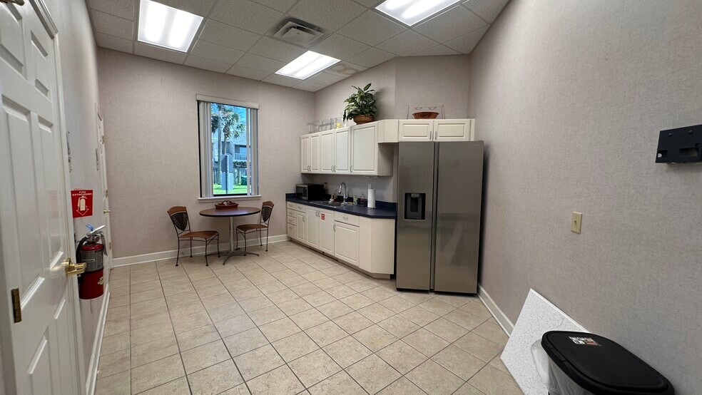 More Photos Of 1326 3rd St S, Jacksonville Beach Medical For Lease