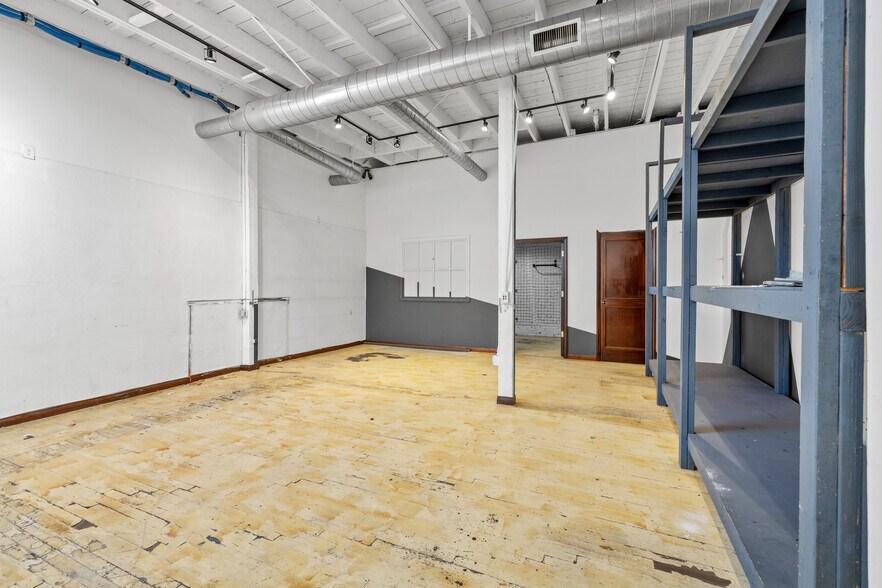 More Photos Of 1931 Bay St, Los Angeles Showroom For Lease