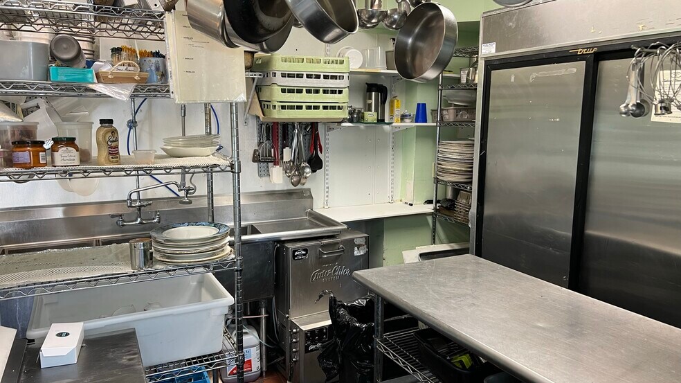 More Photos Of 2 Main St, Flemington Restaurant For Sale