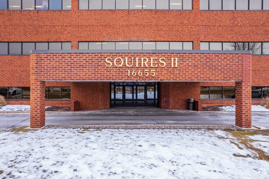 More Photos Of 16655 W Bluemound Rd, Brookfield Office For Lease