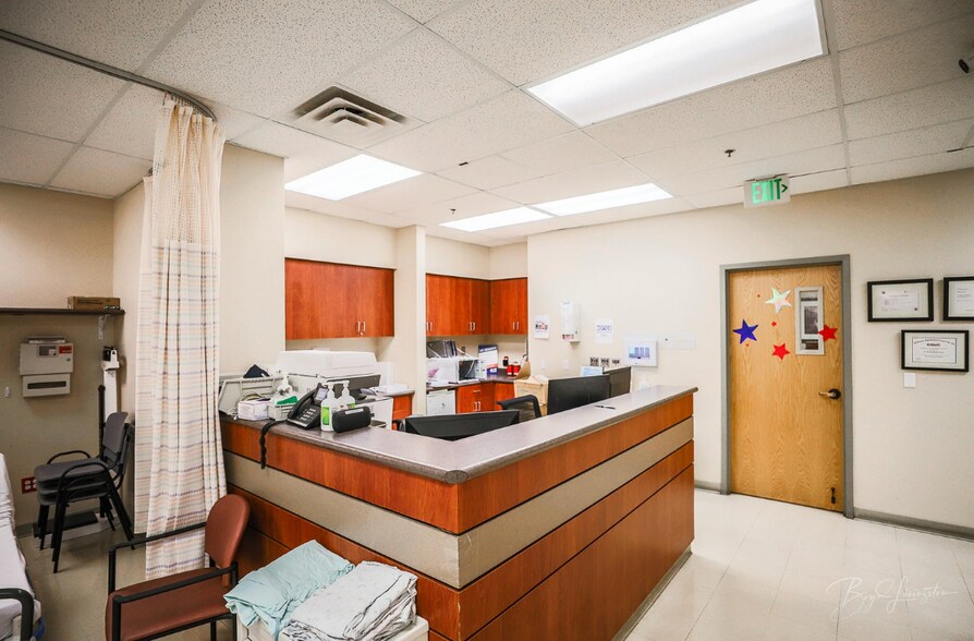 More Photos Of 368 E Riverside Dr, St George Medical For Sale