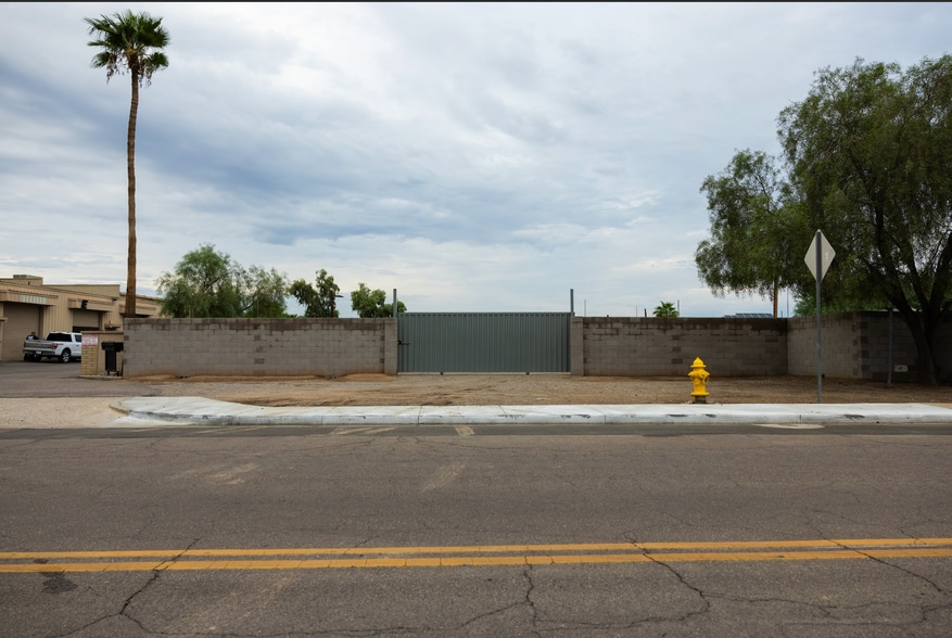 More Photos Of 6868 Orangewood Ave, Glendale Land For Lease