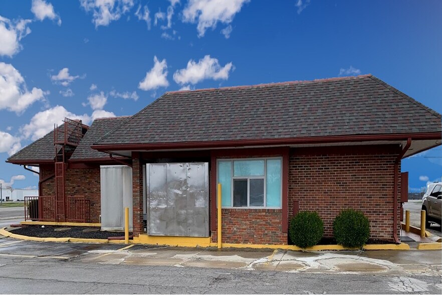 More Photos Of 1565 Marion-Waldo Rd, Marion General Retail For Sale