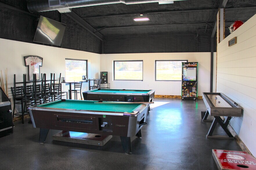 More Photos Of 311 9th st, Green Forest Flex For Sale