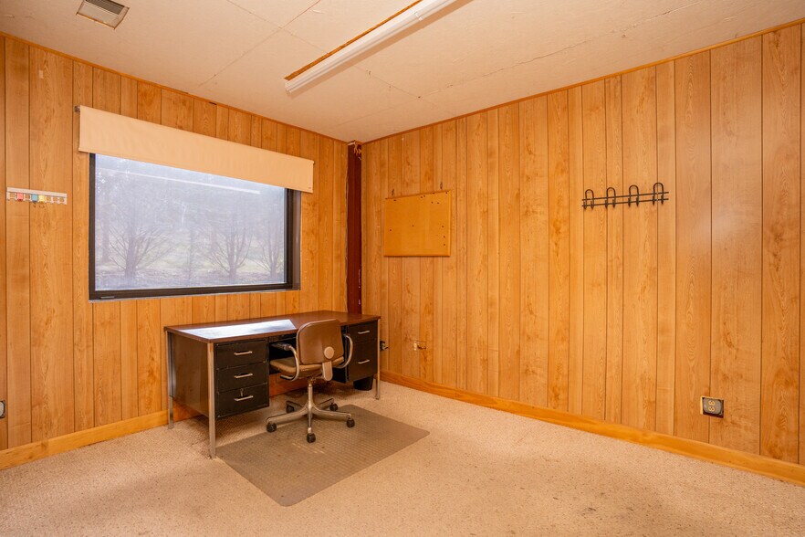 More Photos Of 23 Desai Ln, Ringgold Industrial For Lease