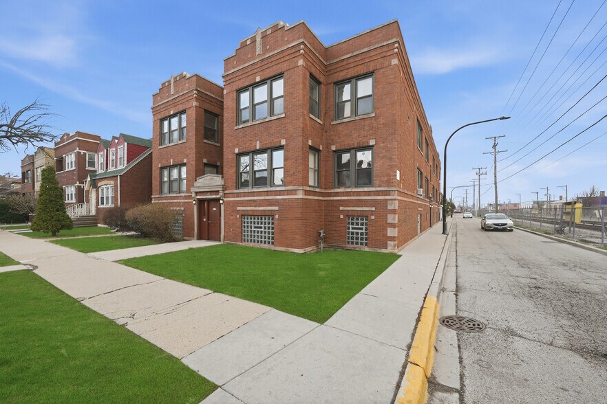 More Photos Of 2119 S 51st Ave, Cicero Apartments For Sale