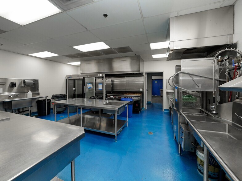 More Photos Of 1850 45th Ave NE, Salem Religious Facility For Lease