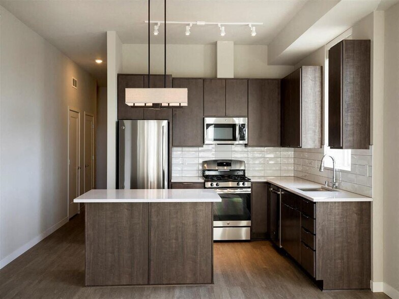 More Photos Of 10 2nd St SE, Minneapolis Apartments For Lease