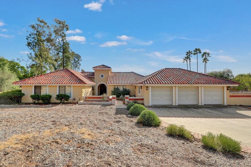 More Photos Of 784 Pomello Dr, Claremont Assisted Living For Lease