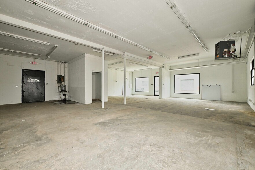 More Photos Of 88 S Bayles Ave, Port Washington General Retail For Sale