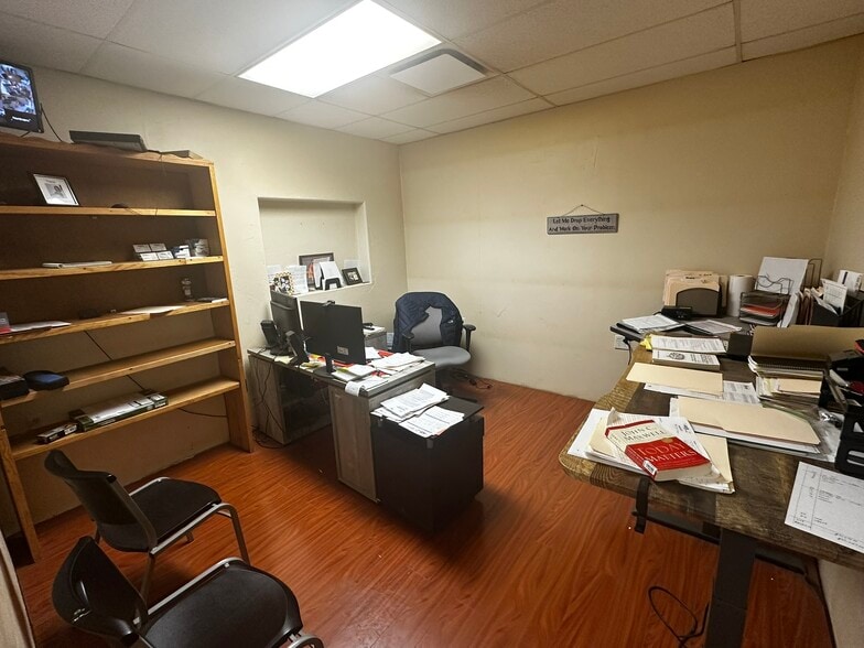 More Photos Of 321 Pitkin Ave, Grand Junction Flex For Sale