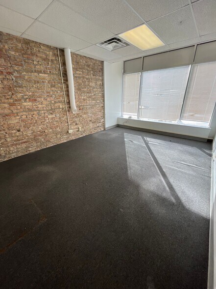 More Photos Of 5000-5014 W Madison St, Chicago Apartments For Lease