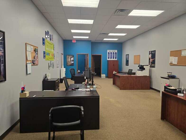 More Photos Of 2003-2005 Grand Ave, Wausau Office For Sale