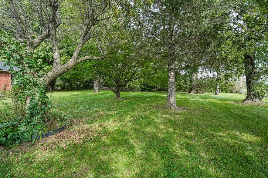 More Photos Of 2650 Cook Rd, Crossville Office For Sale