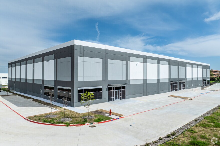 More Photos Of 4310 N Belt Line Rd, Irving Warehouse For Lease