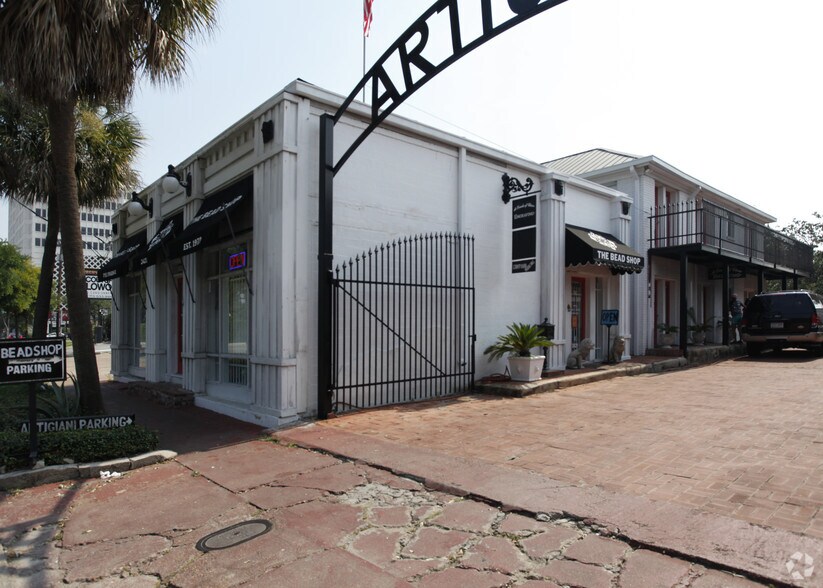 More Photos Of 2501 S Shepherd Dr, Houston Unknown For Lease