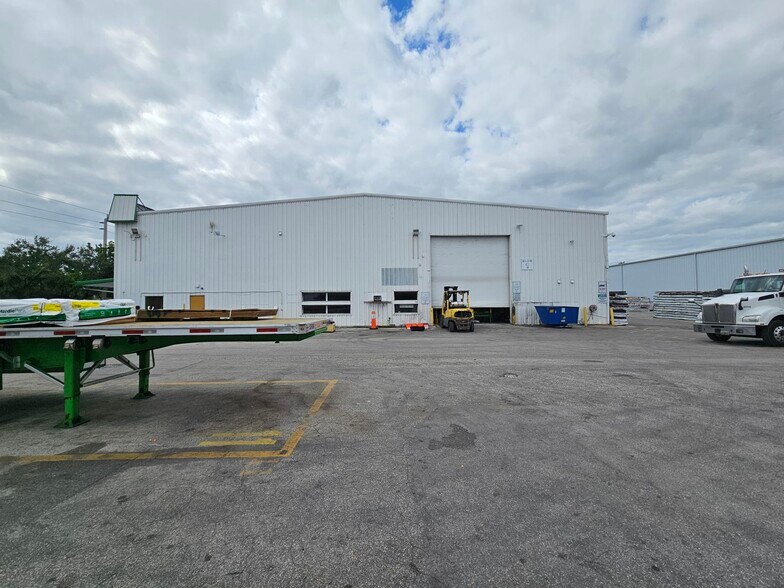 More Photos Of 1341 NW 15th St, Pompano Beach Warehouse For Lease