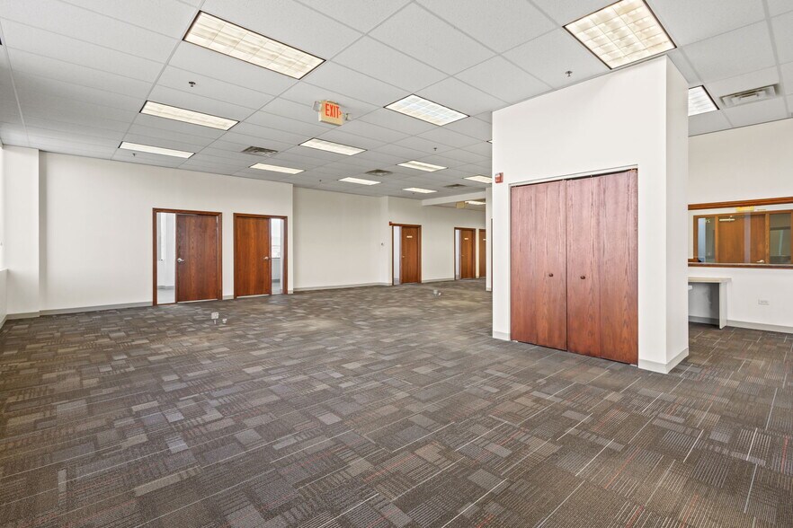 More Photos Of 9645 Lincoln-Way Ln, Frankfort Unknown For Lease