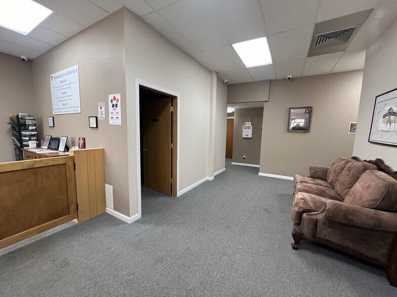 More Photos Of 402 E Main St, Riverton Storefront Retail Office For Sale