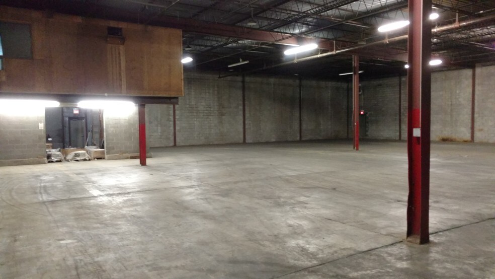 More Photos Of 3086 E Court St, Flint Warehouse For Sale