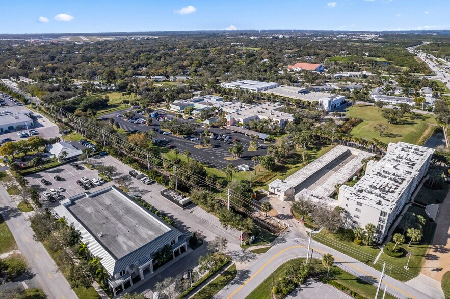 More Photos Of 2300 5th Ave, Vero Beach Office Residential For Lease