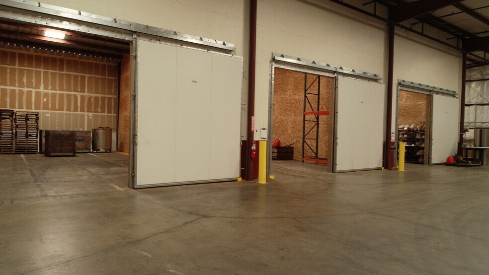 More Photos Of 506-530 El Roya Ave, Modesto Warehouse For Lease