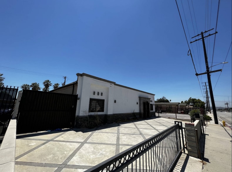 More Photos Of 1044 W 1st St, Pomona Flex For Sale