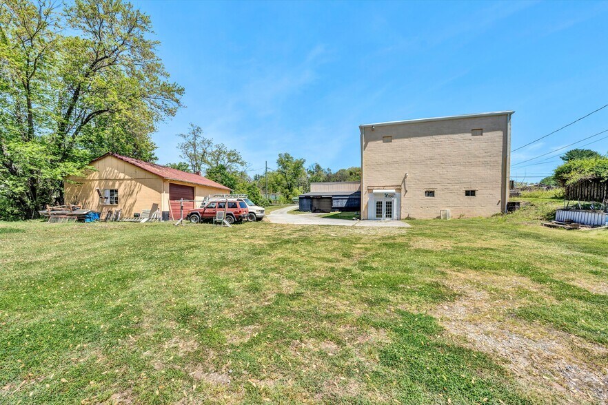 More Photos Of 106 Stoney Battery Rd, Troutville Restaurant For Sale
