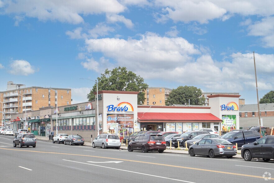 More Photos Of 391 Fulton St, Hempstead Unknown For Lease