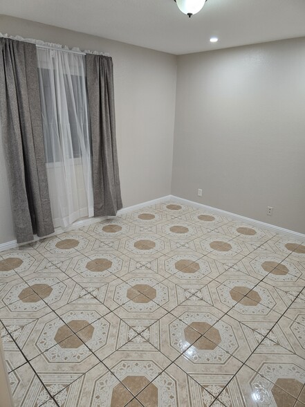 More Photos Of 4781 E Craig Rd, Las Vegas Apartments For Sale