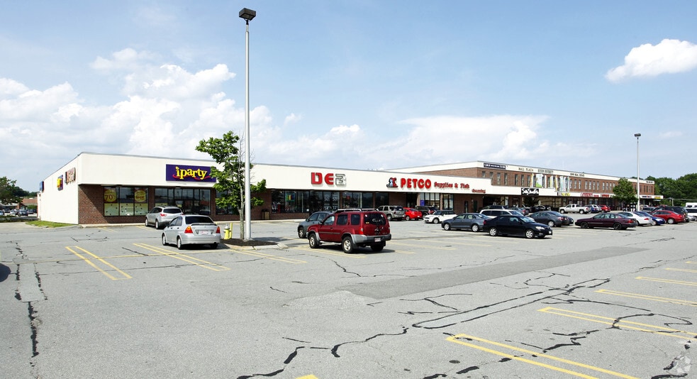Primary Photo Of 220 Maine Mall Rd, South Portland Unknown For Lease