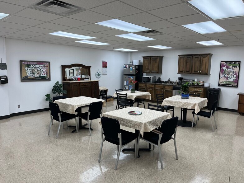 More Photos Of 7000 N Robinson Ave, Oklahoma City Industrial For Sale