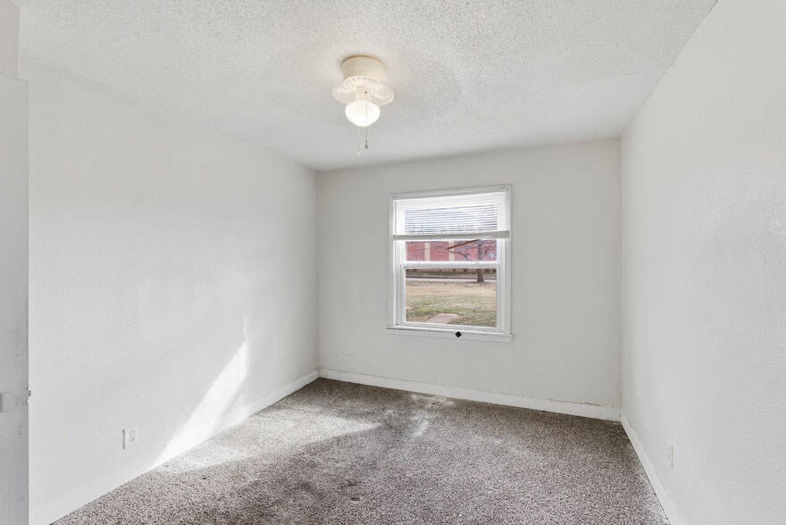 More Photos Of 632 S Hydraulic St, Wichita Multifamily For Sale