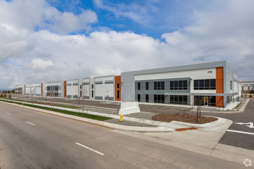 More Photos Of 3700 N Salida St, Aurora Warehouse For Lease