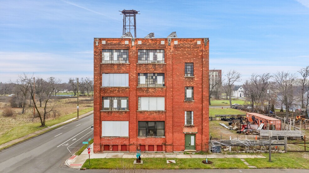 Primary Photo Of 2941 E Warren Ave, Detroit Apartments For Sale