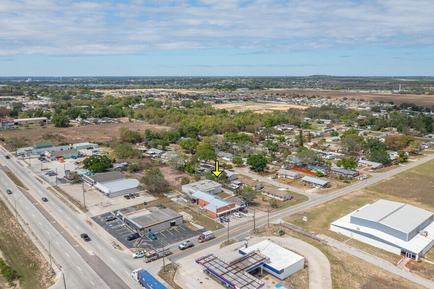 More Photos Of 19 Evergreen Dr, Lake Wales Freestanding For Sale