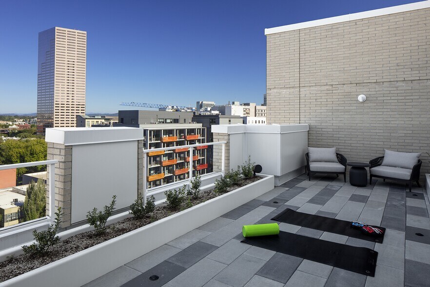 More Photos Of 255 NW 10th Ave, Portland Apartments For Lease